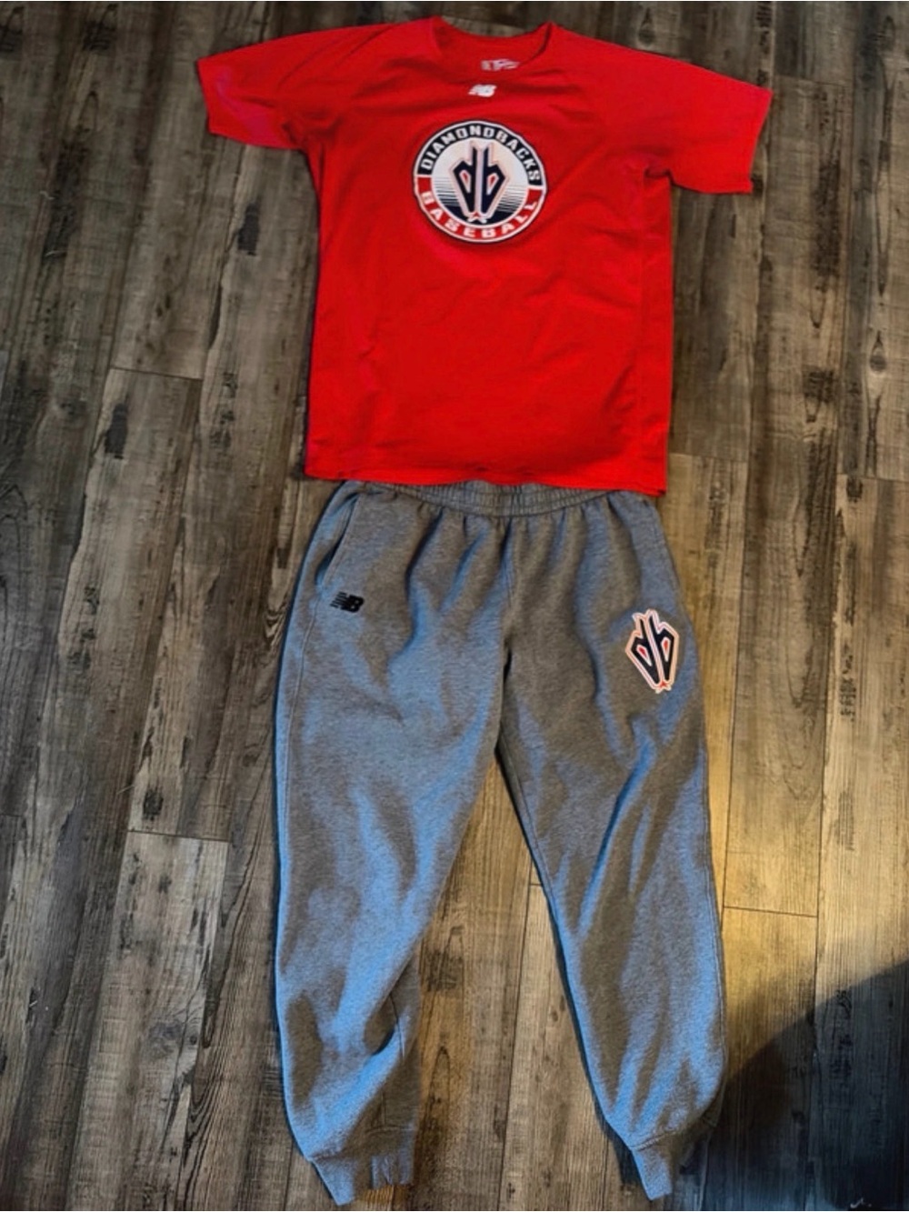New Balance men’s Gray diamondbacks Jogger Sweatpants and t shirt set